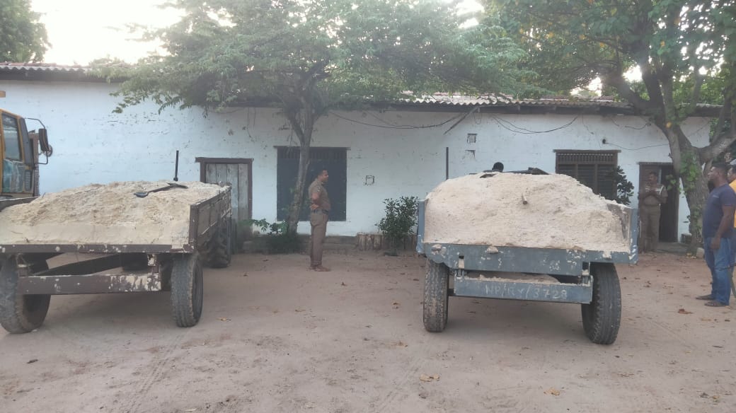 மணல் அகழ்வில் ஈடுபட்ட இரு உழவு இயந்திரங்கள் கைப்பற்றல்!