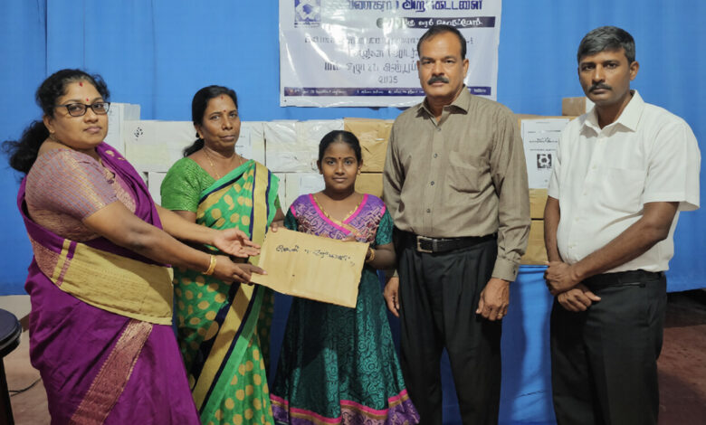 உண்டியல் பணத்தை கொடுத்துதவிய சிறுமி!