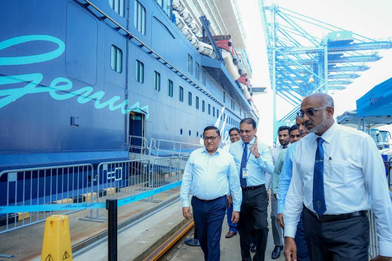 இலங்கைக்கு 2700 வெளிநாட்டு பயணிகளுடன் வந்த பெரிய சுற்றுலா கப்பல்