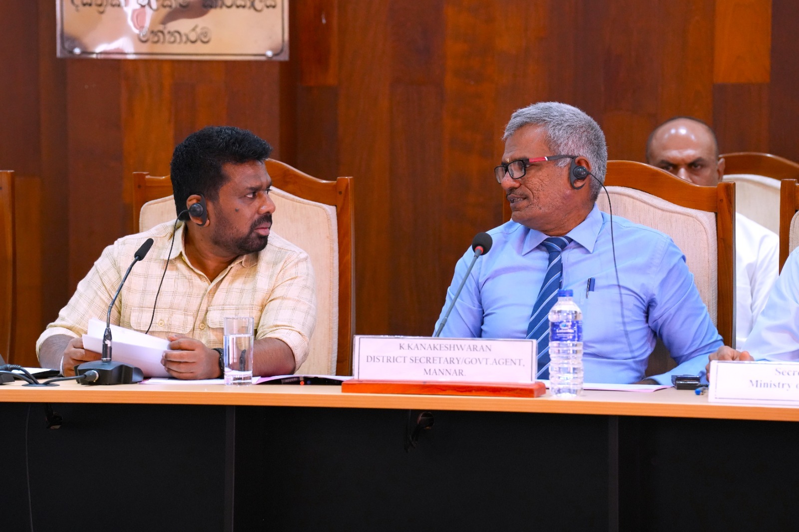 வடக்கில் சிதைவடைந்த வீதிகளை புனரமைக்க வடக்கு மாகாண சபைக்கு நிதி வழங்கத் தயார் - ஜனாதிபதி!