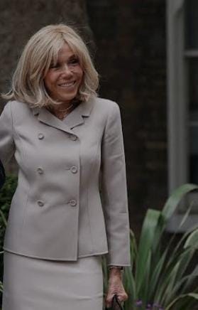 மன்னிப்பு கோரிய பிரான்ஸின் முதல் பெண்மணி!