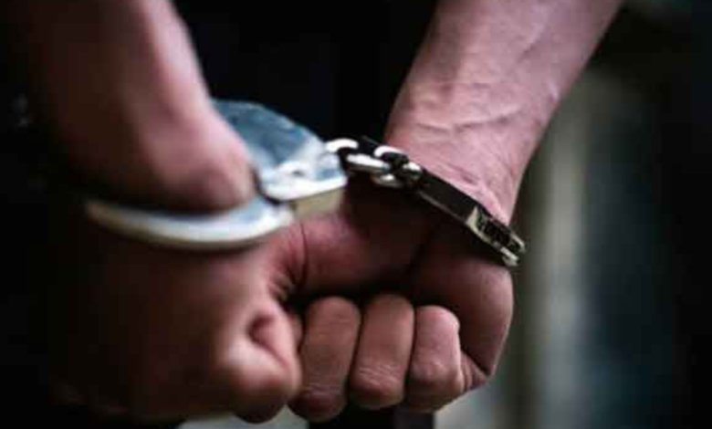 சட்டவிரோத மணல் ஏற்றிய டிப்பருடன் இருவர் கைது!