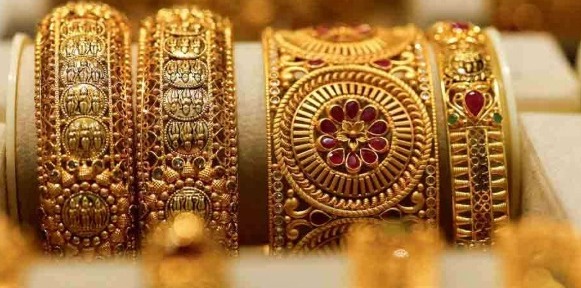 கரவெட்டியில் 21 பவுண் தங்க நகை கொள்ளை!