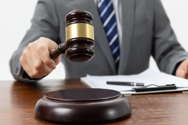 "நீ குற்றமற்றவள் என நிரூபித்துக் காட்டு" - மனைவியை தீக்குளிக்க செய்த கணவன்!