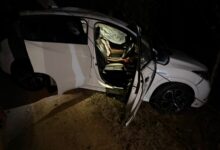 யாழ்.தென்மராட்சி கொடிகாமம் பருத்தித்துறை வீதியில் கார் ஒன்று மின் கம்பத்துடன் மோதி விபத்துக்குள்ளாகியுள்ளது.