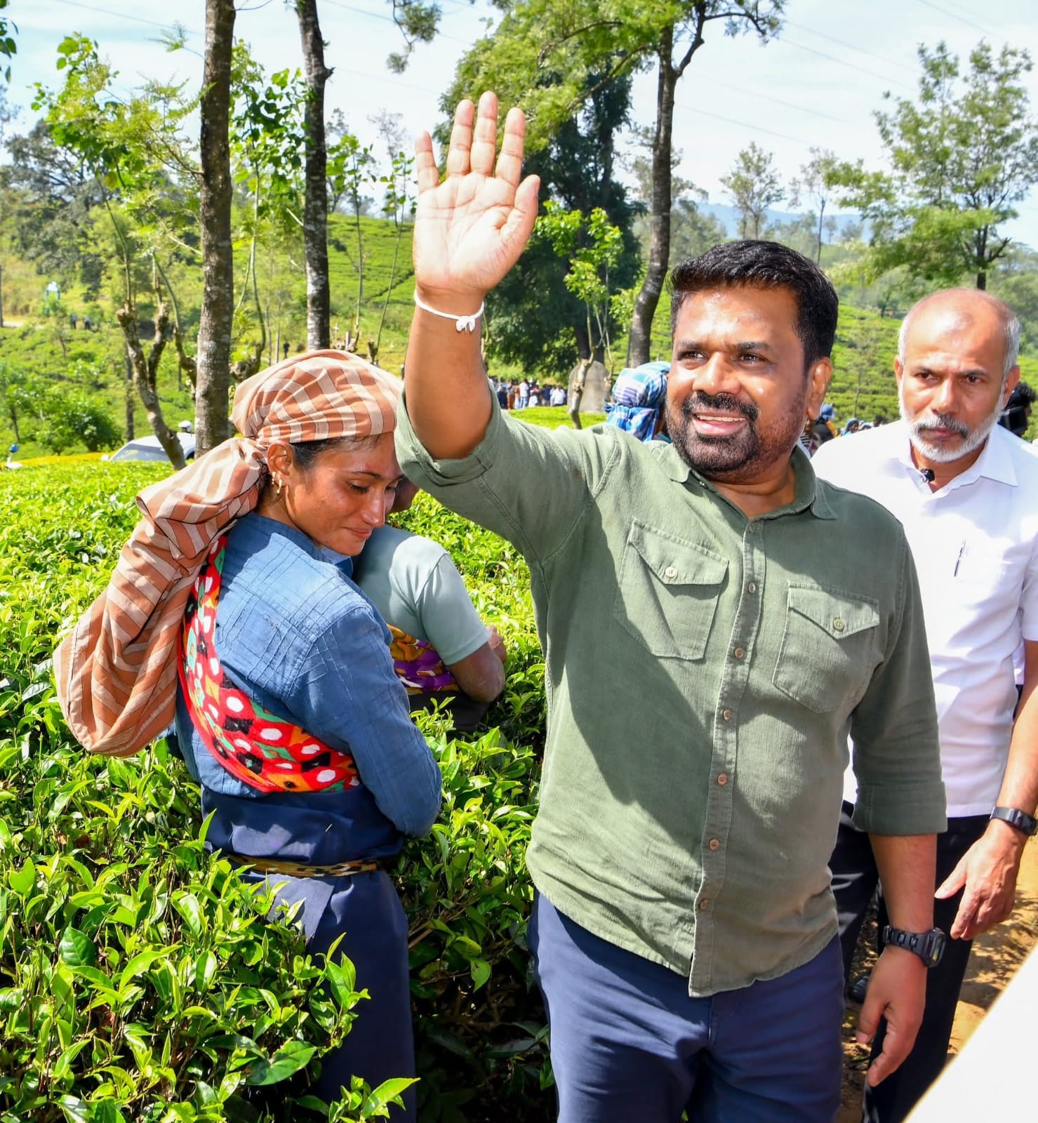 நானுஓயா-ரதல்ல திடீர் விஜயம்: தோட்டத் தொழிலாளர்களை நேரில் சந்தித்த ஜனாதிபதி