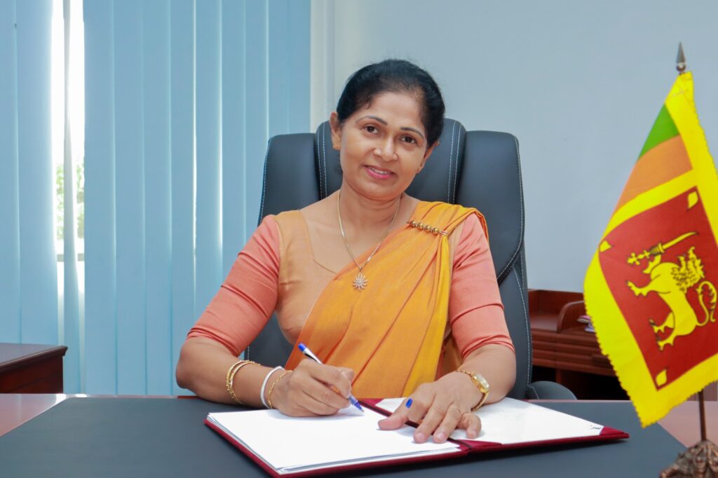 அதிபர் சேவைக்கான போட்டி பரீட்சை மறு அறிவித்தல் வரை ஒத்திவைப்பு!