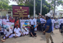 யாழ்.மாவட்டச் செயலகம் முன்பாக காணிகளை விடுவிக்கக்கோரி போராட்டம்!