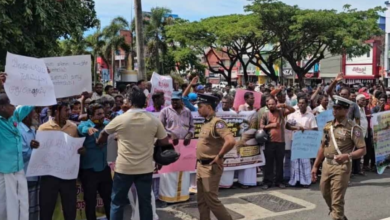 நெல்லுக்கு நிர்ணய விலைகோரி மட்டக்களப்பில் விவசாயிகள் போராட்டம்!