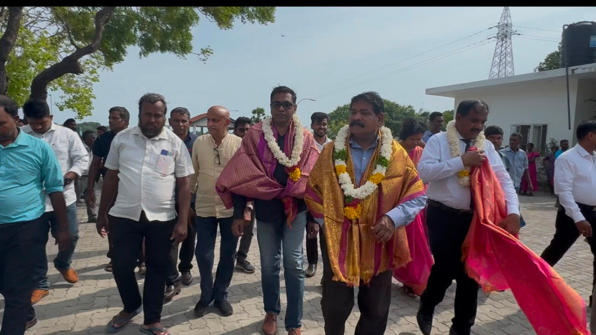 வடக்கு மீனவர்களுக்கு படகுகள் வழங்கி வைப்பு!