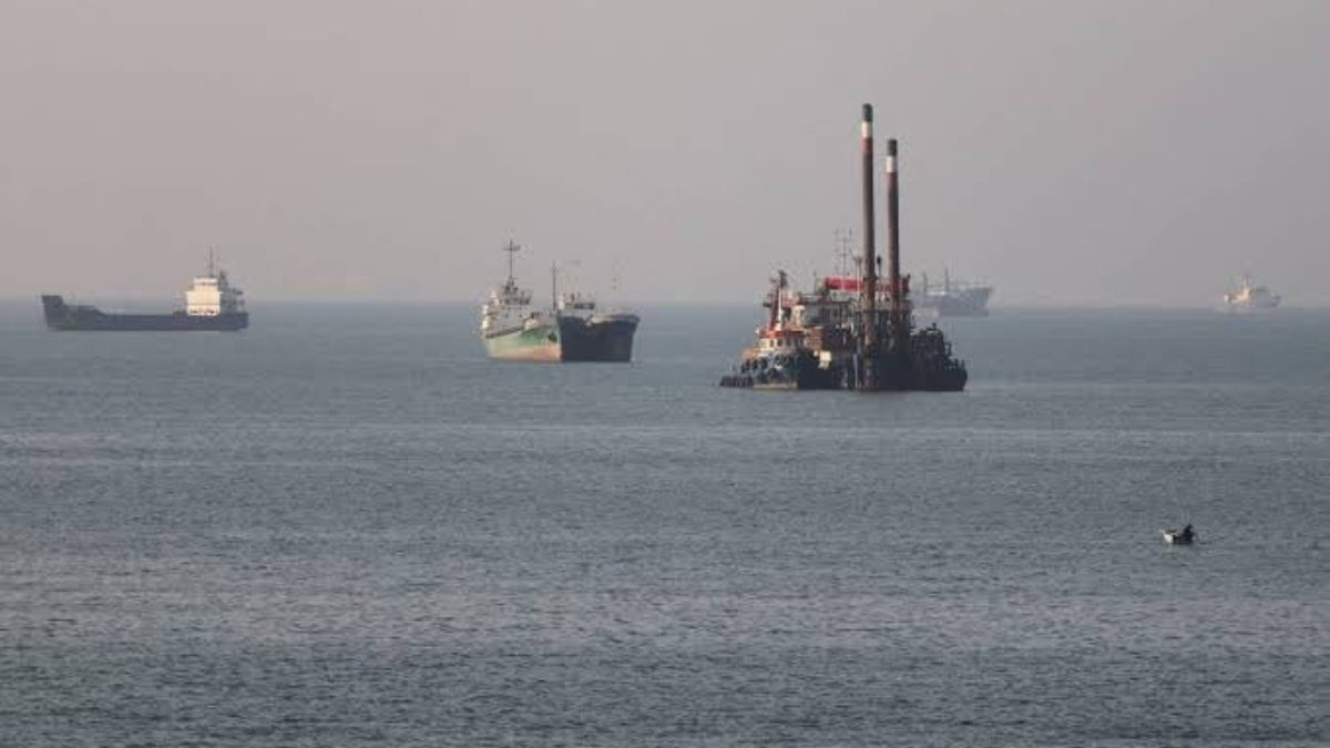 ஹோர்முஸ் நீரிணையை மறு அறிவித்தல் வரை மூடுவதாக ஈரான் அறிவிப்பு!
