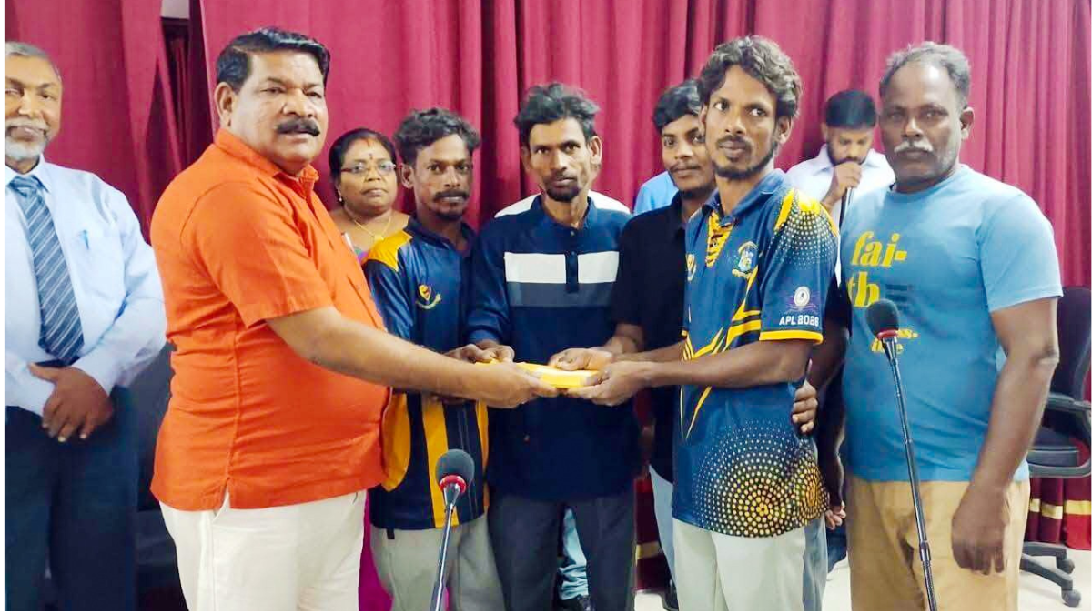 கடல் அட்டை உற்பத்தியாளர்கள் 120 பேருக்கான பரிந்துரைக் கடிதங்கள் வழங்கி வைப்பு!
