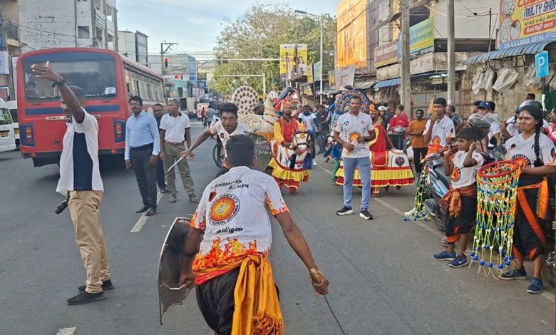 வடக்கு மாகாண சுற்றுலா பணியகத்தின் ஏற்பாட்டில் சுற்றுலா, கலாசாரம் மற்றும் உணவு திருவிழா 2026 ஆகிய நிகழ்வுகள் கோலாகலமாக நேற்று (15) ஆரம்பித்து வைக்கப்பட்டன. ய ...